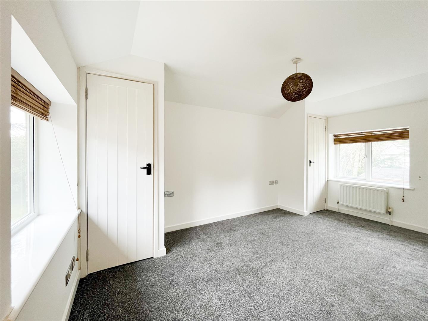 1 bed property in Tower Cottages, Esher